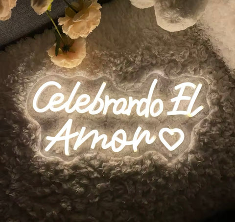 Neón celebrando el amor